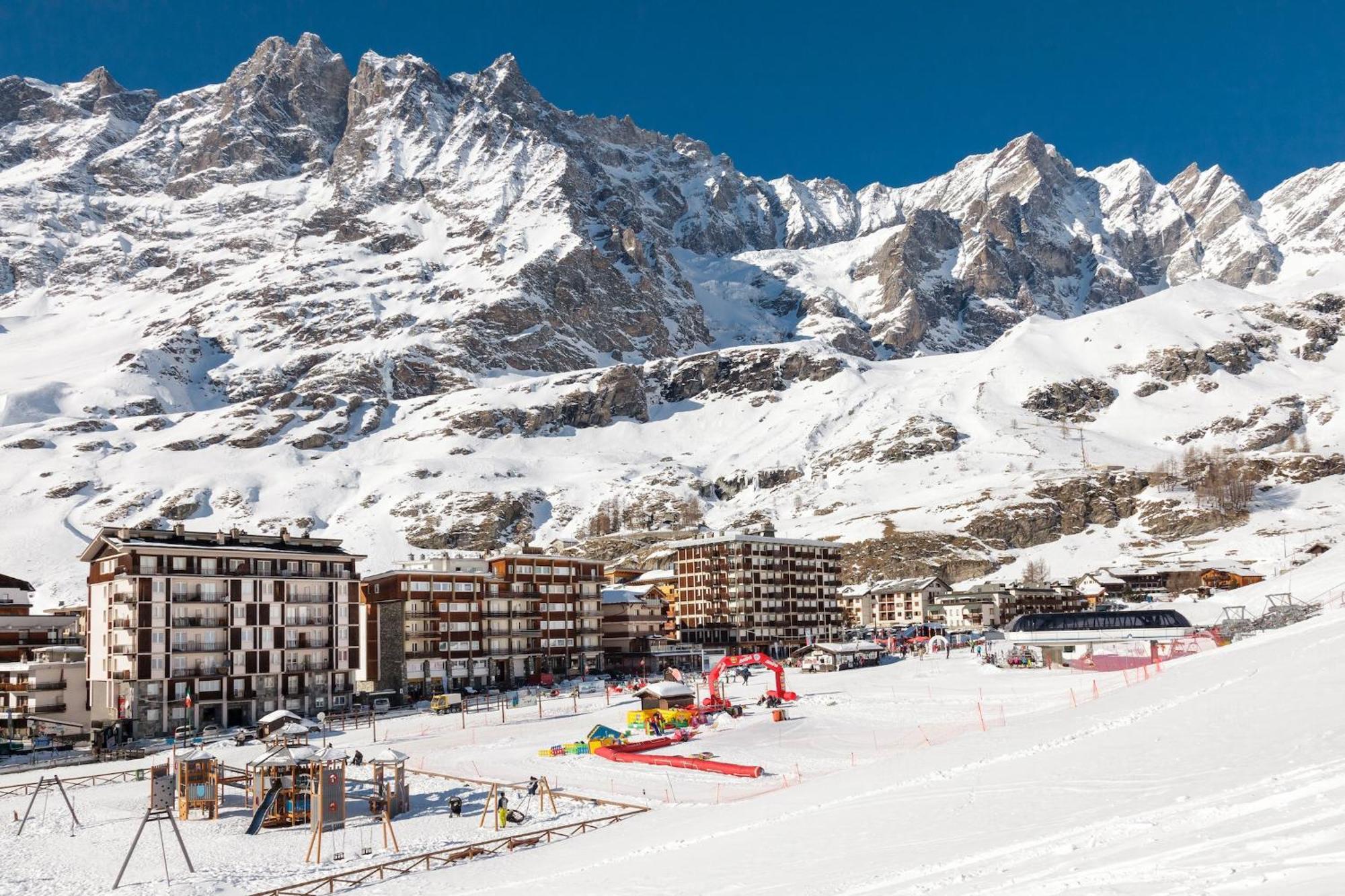 Chalet Matterhorn Francois - Central Ski Chalet With Spa And Breakfast, 100Mt Lift Bed & Breakfast Breuil-Cervinia Exterior photo