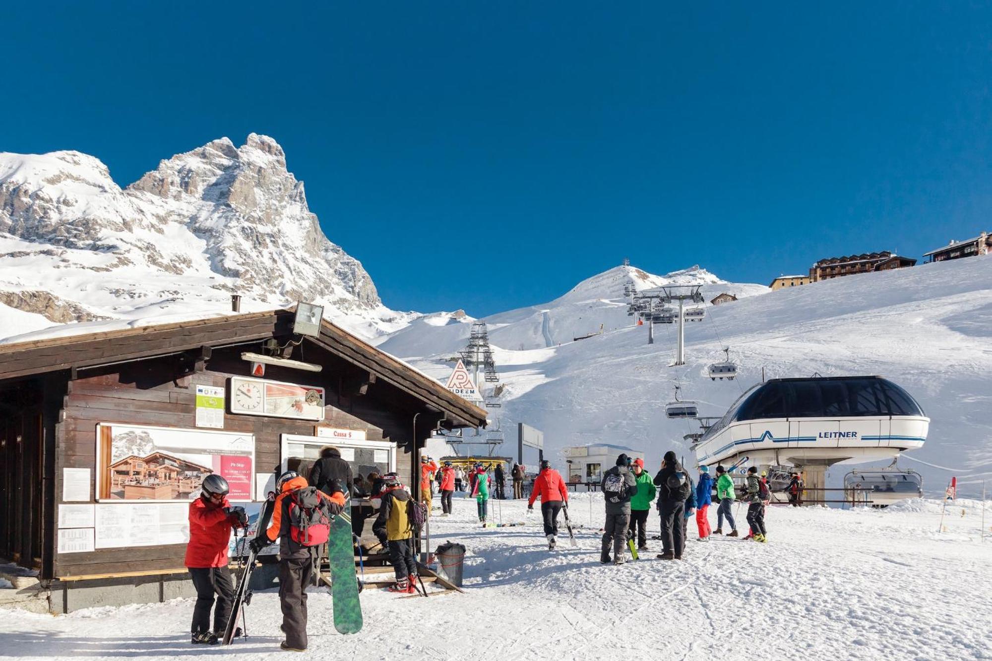 Chalet Matterhorn Francois - Central Ski Chalet With Spa And Breakfast, 100Mt Lift Bed & Breakfast Breuil-Cervinia Exterior photo