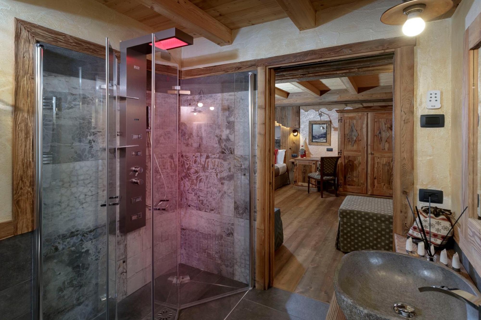 Chalet Matterhorn Francois - Central Ski Chalet With Spa And Breakfast, 100Mt Lift Bed & Breakfast Breuil-Cervinia Exterior photo