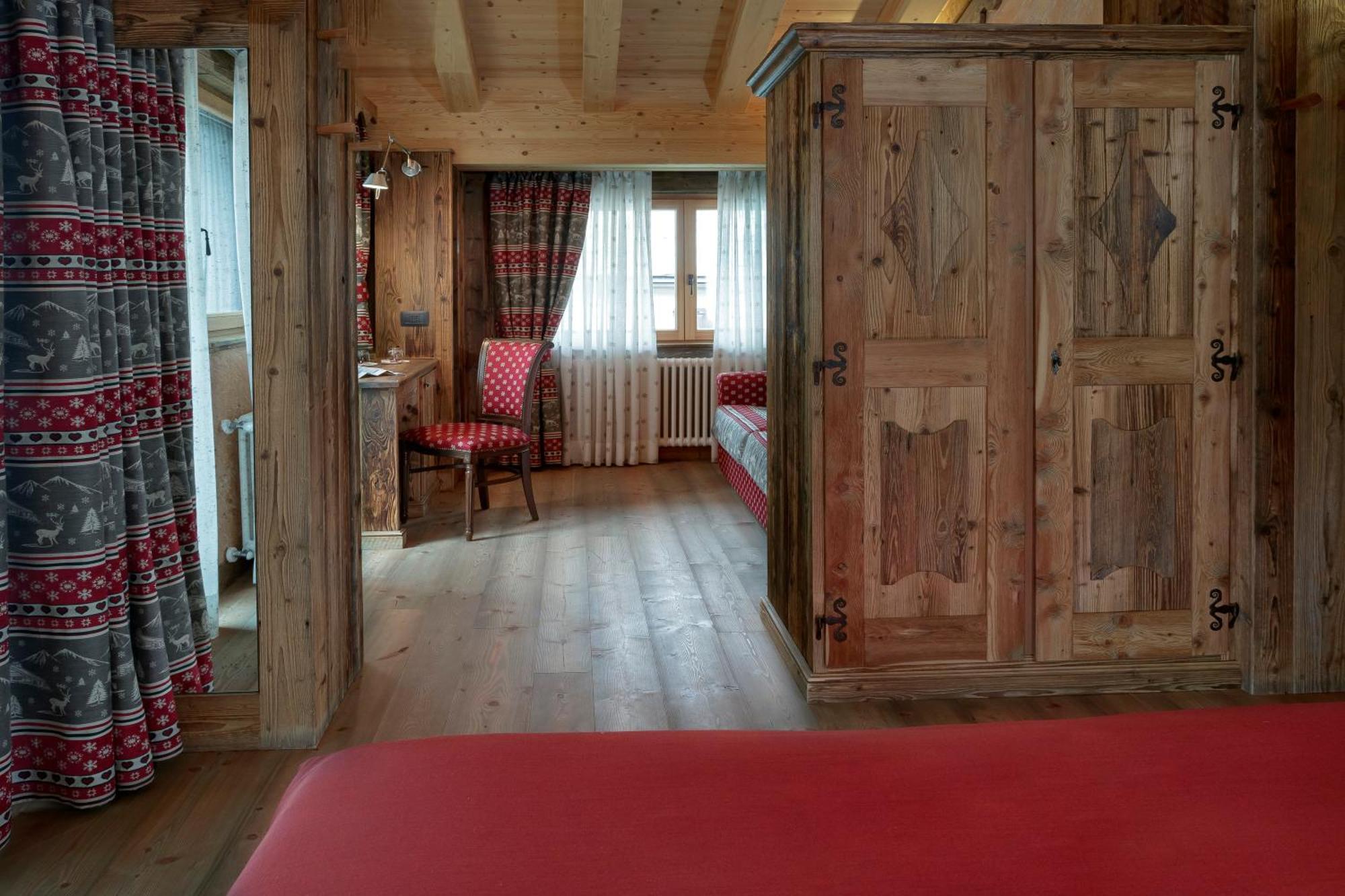 Chalet Matterhorn Francois - Central Ski Chalet With Spa And Breakfast, 100Mt Lift Bed & Breakfast Breuil-Cervinia Exterior photo