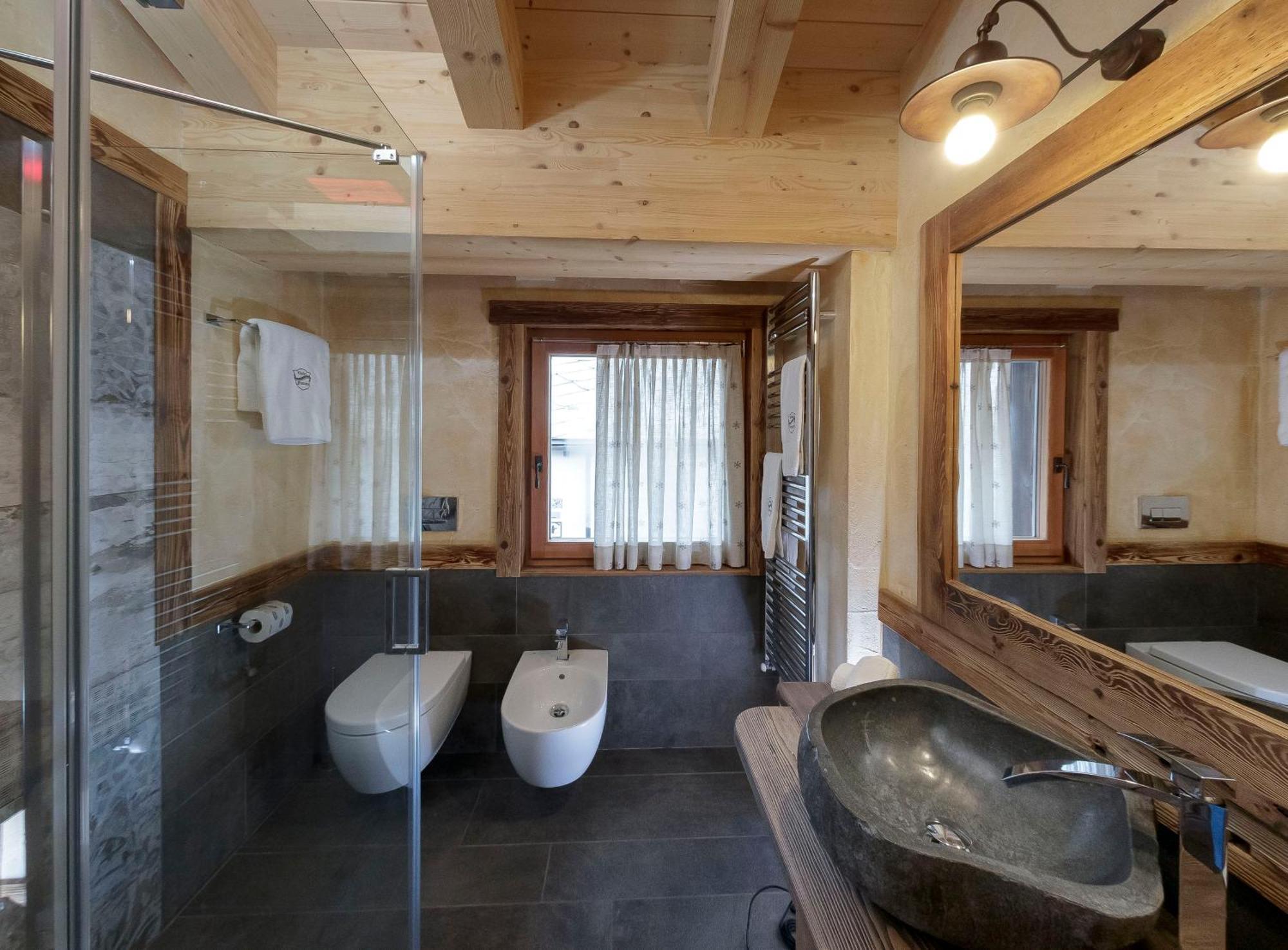 Chalet Matterhorn Francois - Central Ski Chalet With Spa And Breakfast, 100Mt Lift Bed & Breakfast Breuil-Cervinia Exterior photo